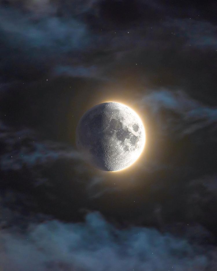 A luz e a sombra da Lua